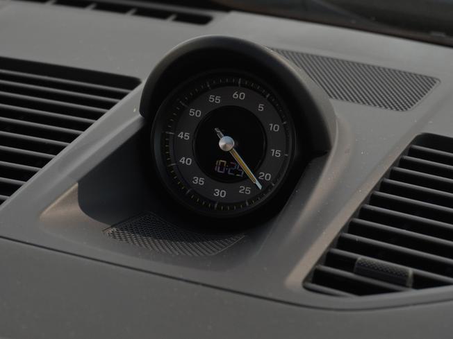 PORSCHE 911 Photo 18