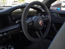 PORSCHE 911 Photo 3