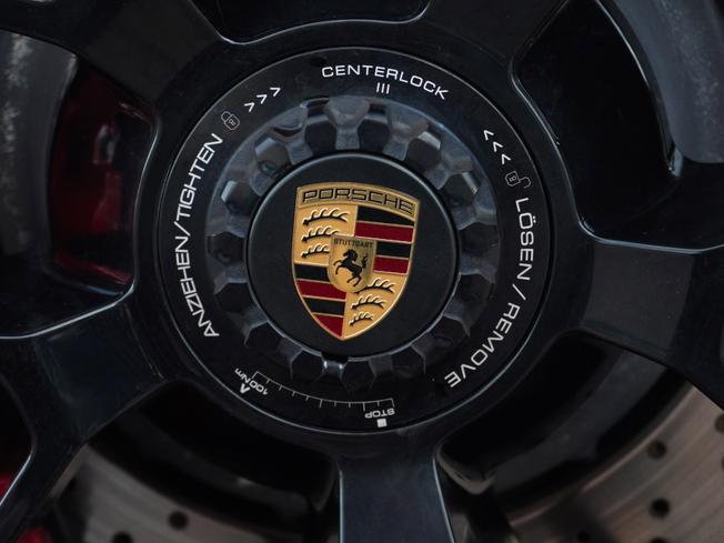 PORSCHE 911 Photo 18