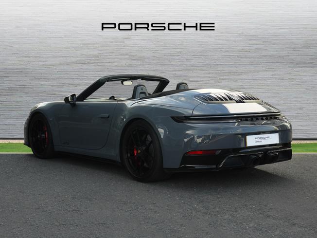 PORSCHE 911 Photo 2