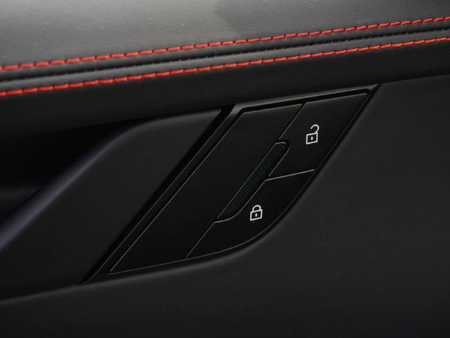 PORSCHE 911 Photo 28