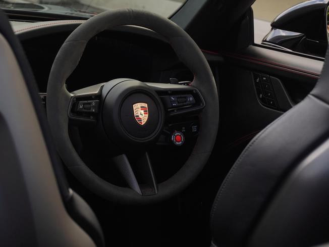 PORSCHE 911 Photo 3
