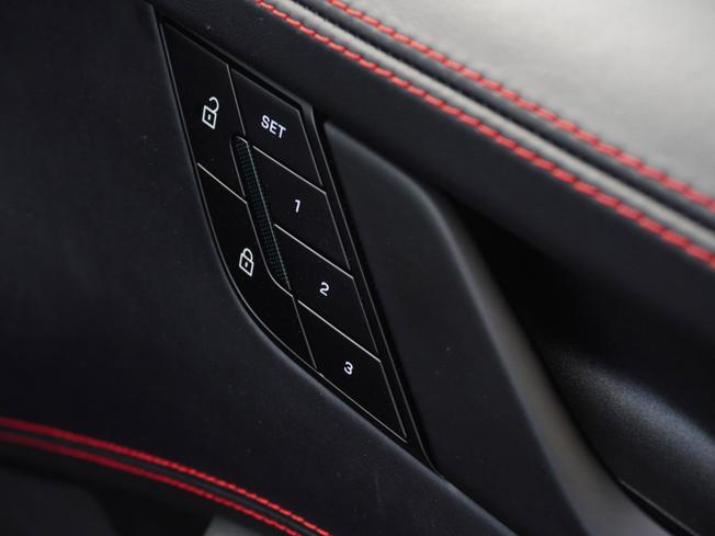 PORSCHE 911 Photo 30