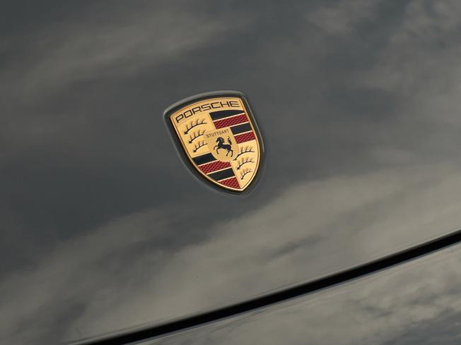 PORSCHE 911 Photo 34