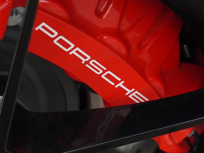 PORSCHE 911 Photo 46