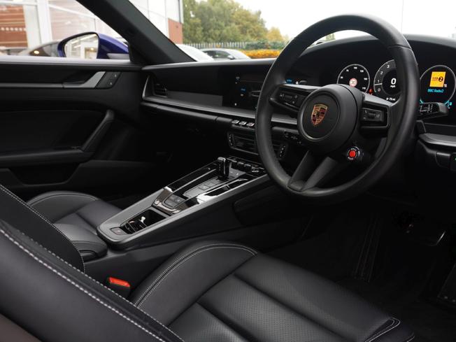 Porsche 911 Photo 19