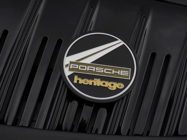 PORSCHE 911 Photo 14