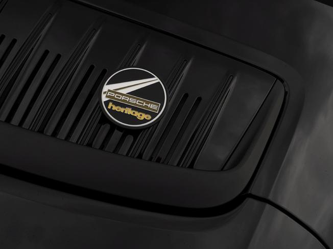 PORSCHE 911 Photo 15