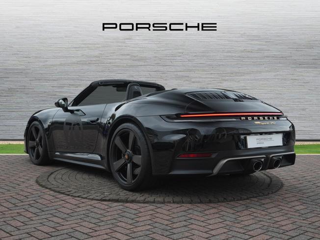 PORSCHE 911 Photo 2