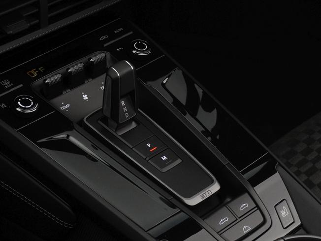 PORSCHE 911 Photo 20