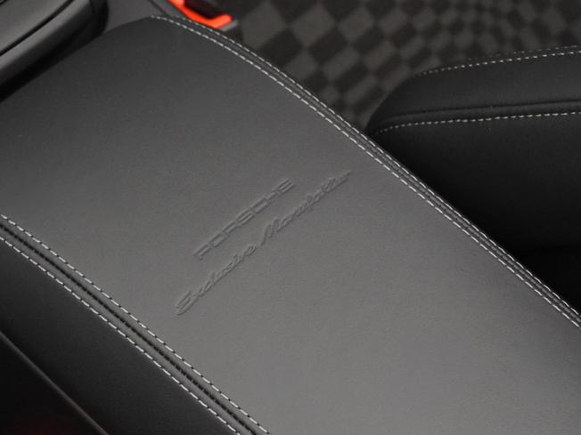 PORSCHE 911 Photo 22