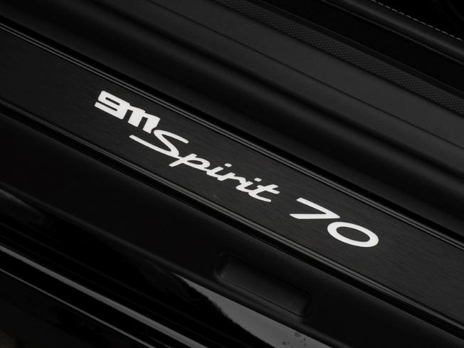 PORSCHE 911 Photo 27