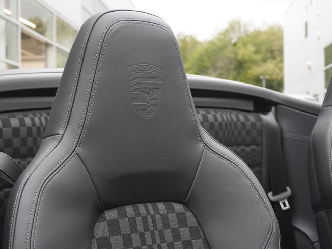 PORSCHE 911 Photo 37