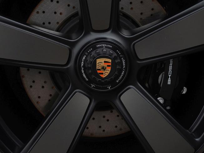 PORSCHE 911 Photo 4