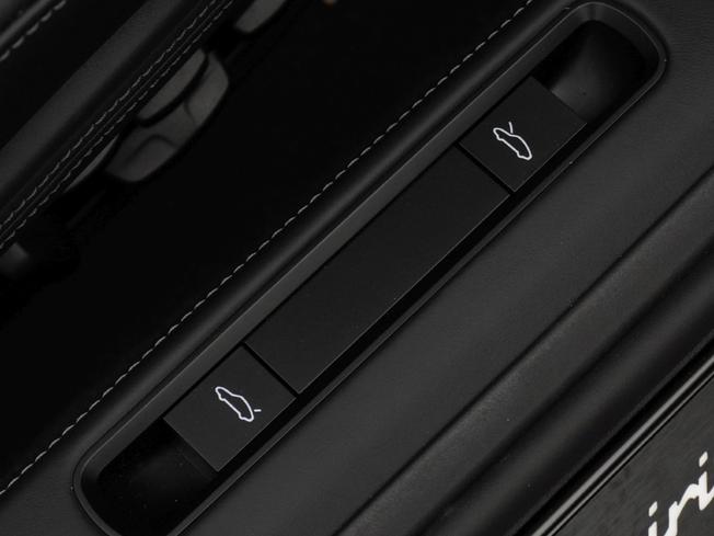 PORSCHE 911 Photo 40