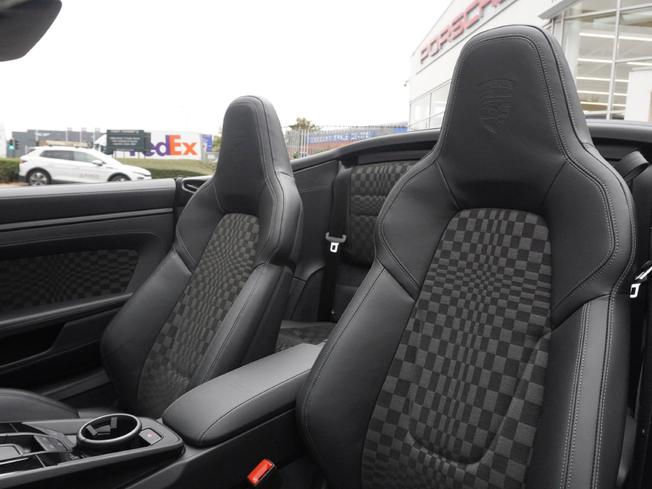 PORSCHE 911 Photo 42
