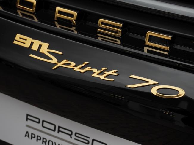 PORSCHE 911 Photo 44