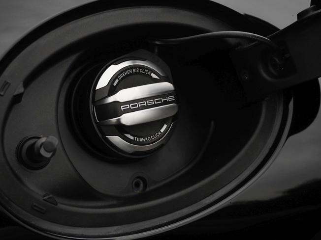 PORSCHE 911 Photo 8