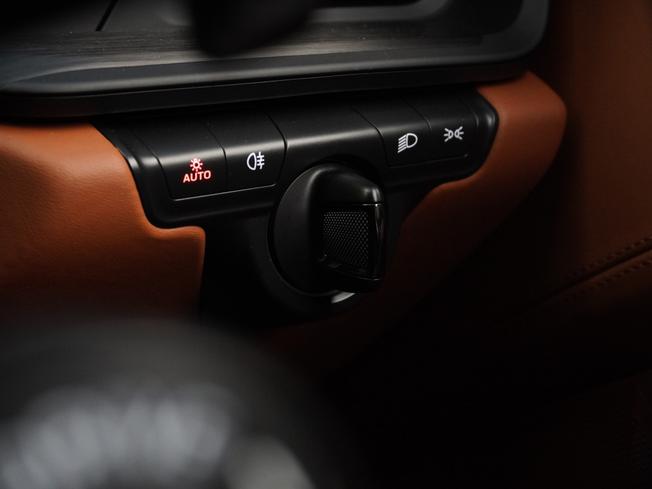 PORSCHE 911 Photo 20