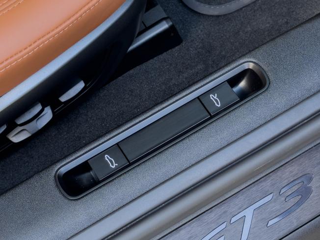 PORSCHE 911 Photo 30