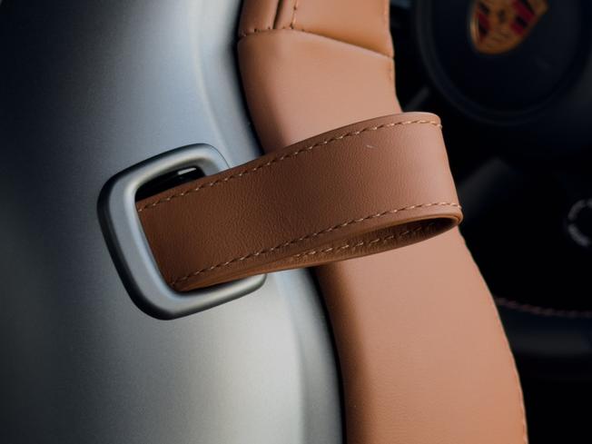 PORSCHE 911 Photo 32
