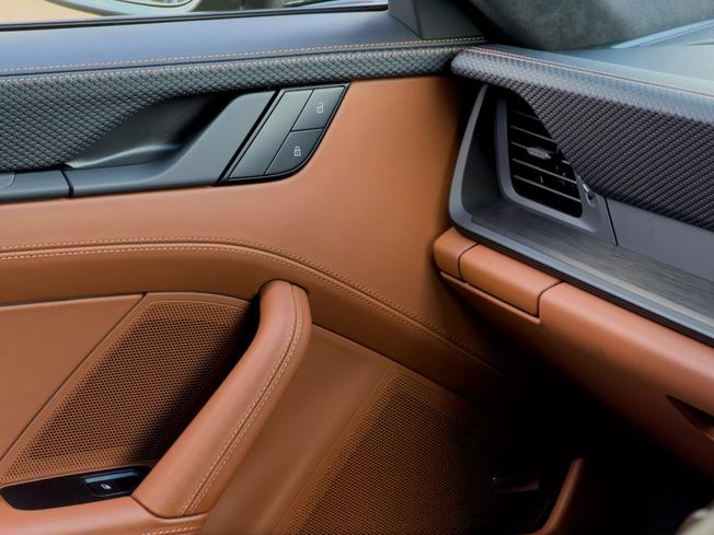 PORSCHE 911 Photo 33