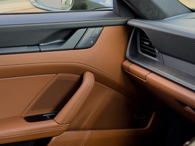PORSCHE 911 Photo 34