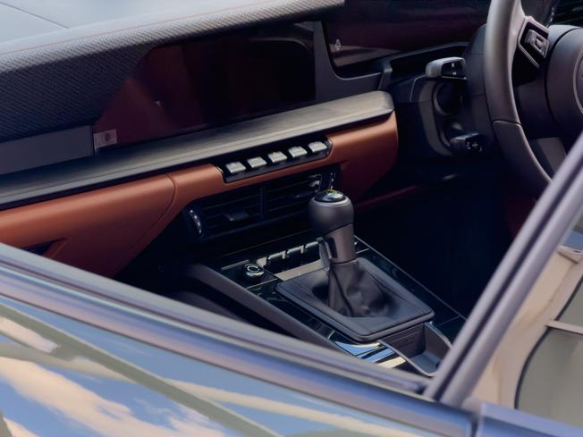 PORSCHE 911 Photo 36
