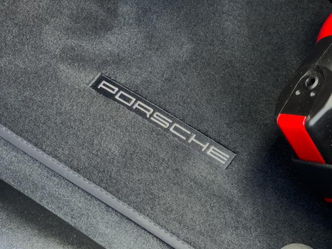 PORSCHE 911 Photo 40