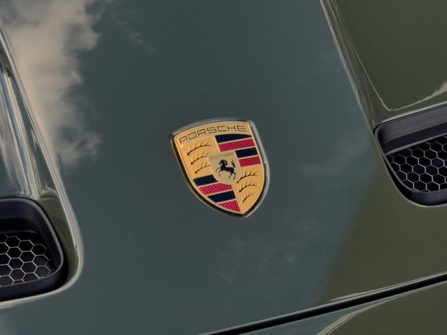 PORSCHE 911 Photo 44