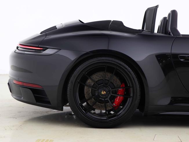 PORSCHE 911 Photo 17