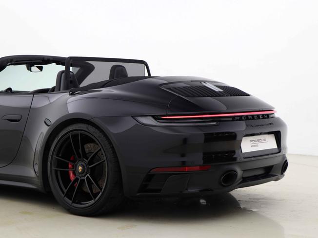 PORSCHE 911 Photo 21