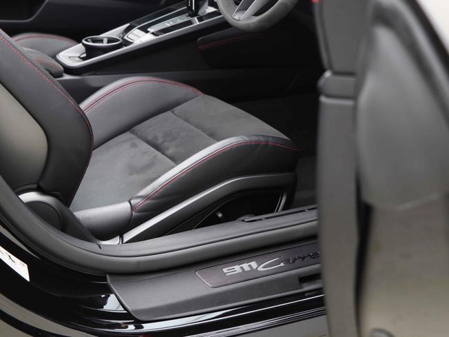 PORSCHE 911 Photo 32