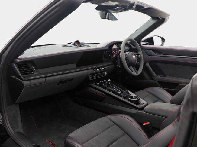 PORSCHE 911 Photo 33