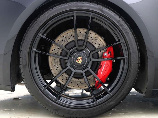 PORSCHE 911 Photo 4