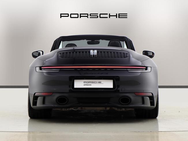 PORSCHE 911 Photo 8