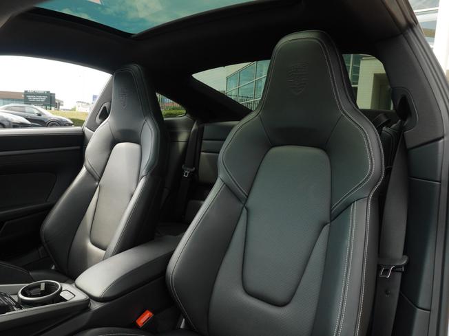 PORSCHE 911 Photo 10