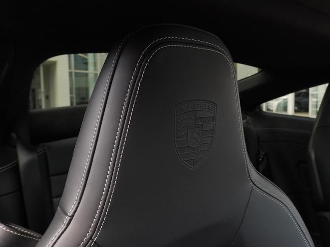 PORSCHE 911 Photo 13