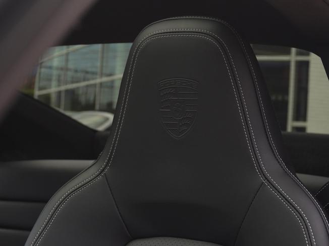 PORSCHE 911 Photo 17