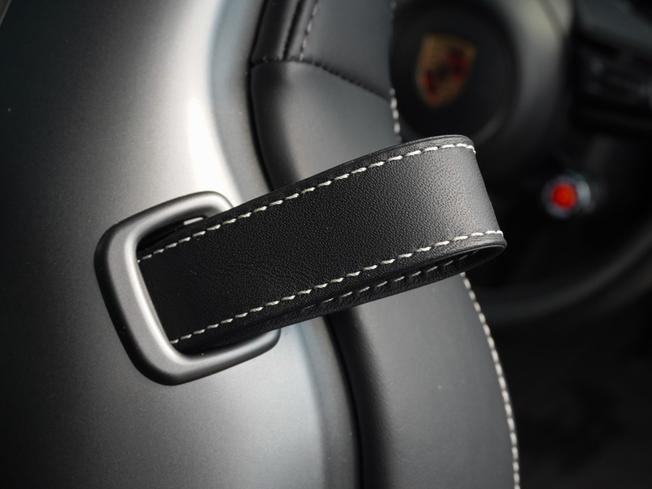 PORSCHE 911 Photo 19