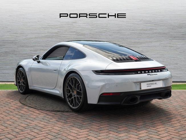PORSCHE 911 Photo 2