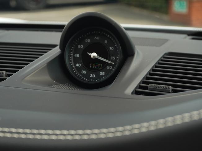 PORSCHE 911 Photo 25