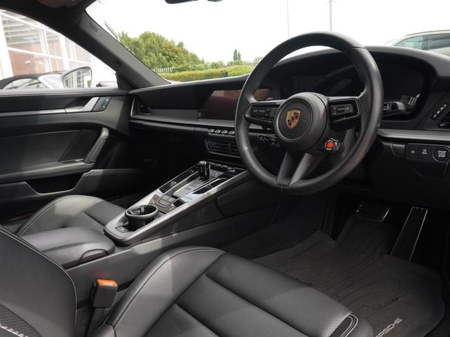 PORSCHE 911 Photo 3