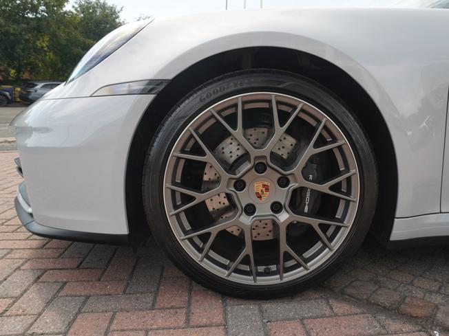 PORSCHE 911 Photo 4