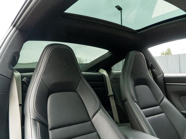 PORSCHE 911 Photo 11