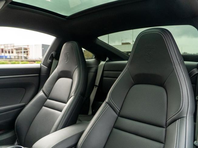 PORSCHE 911 Photo 12