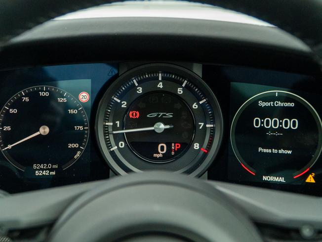 PORSCHE 911 Photo 16