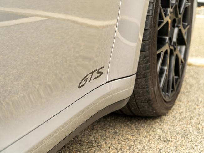 PORSCHE 911 Photo 23