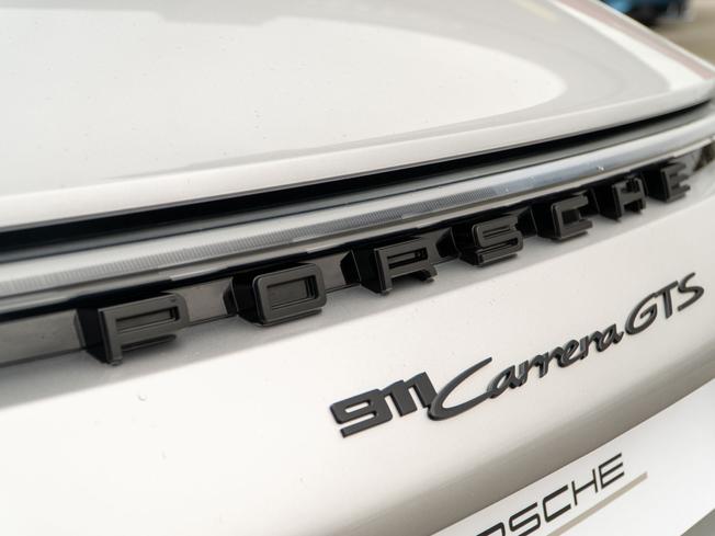 PORSCHE 911 Photo 32