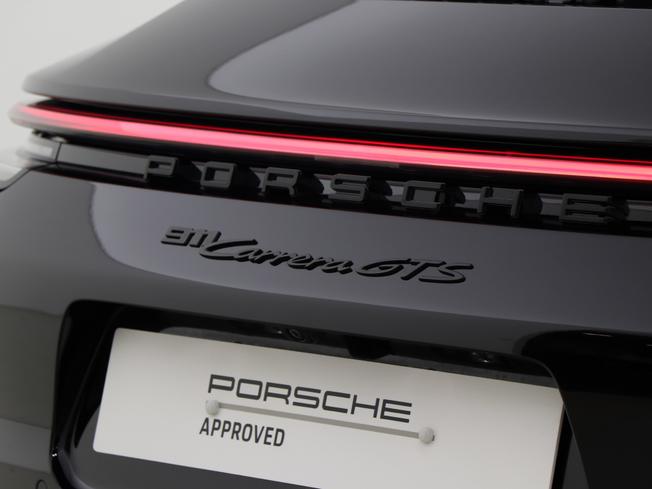 PORSCHE 911 Photo 19